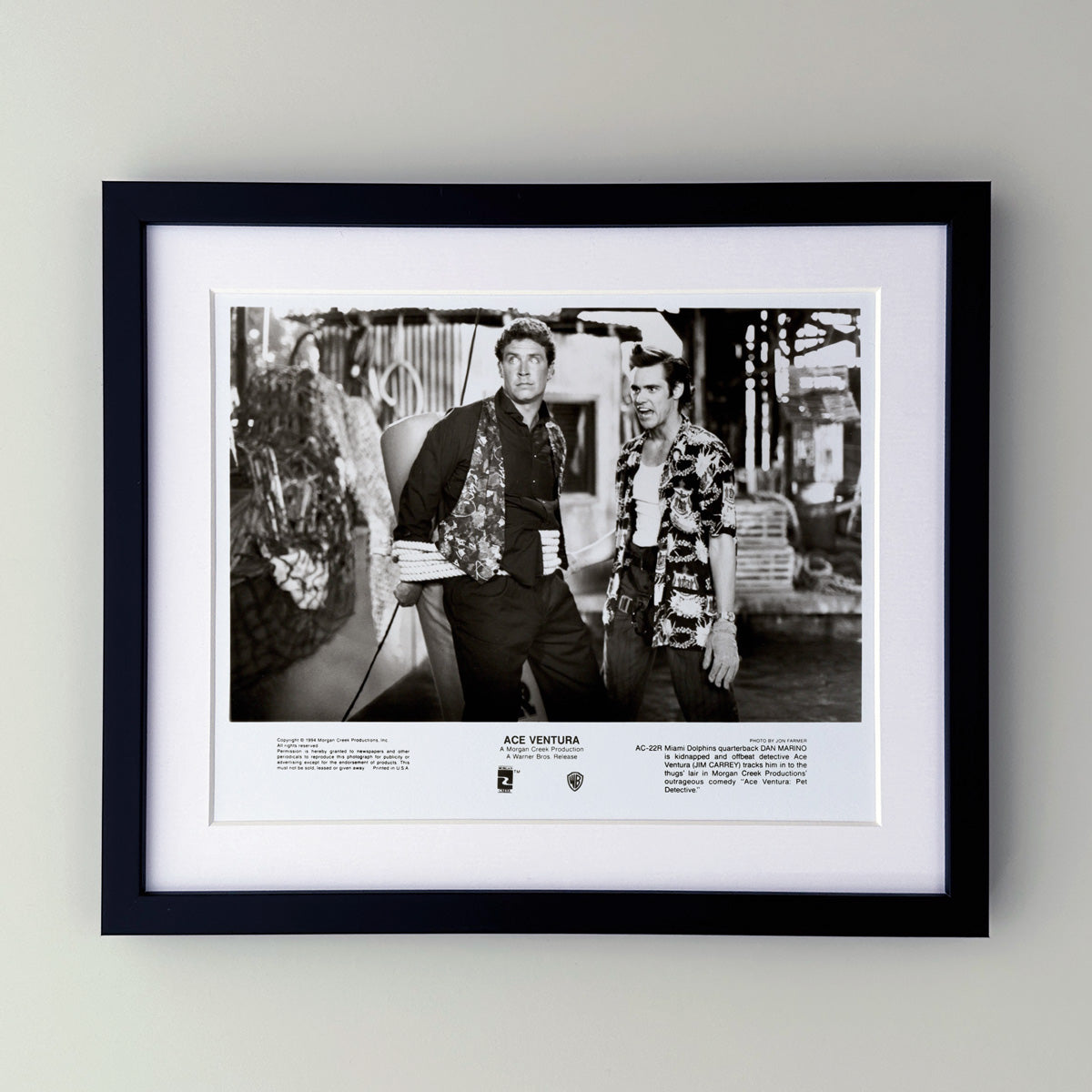 Ace Ventura (1994) Publicity Press Film Movie Still Photo - Framed