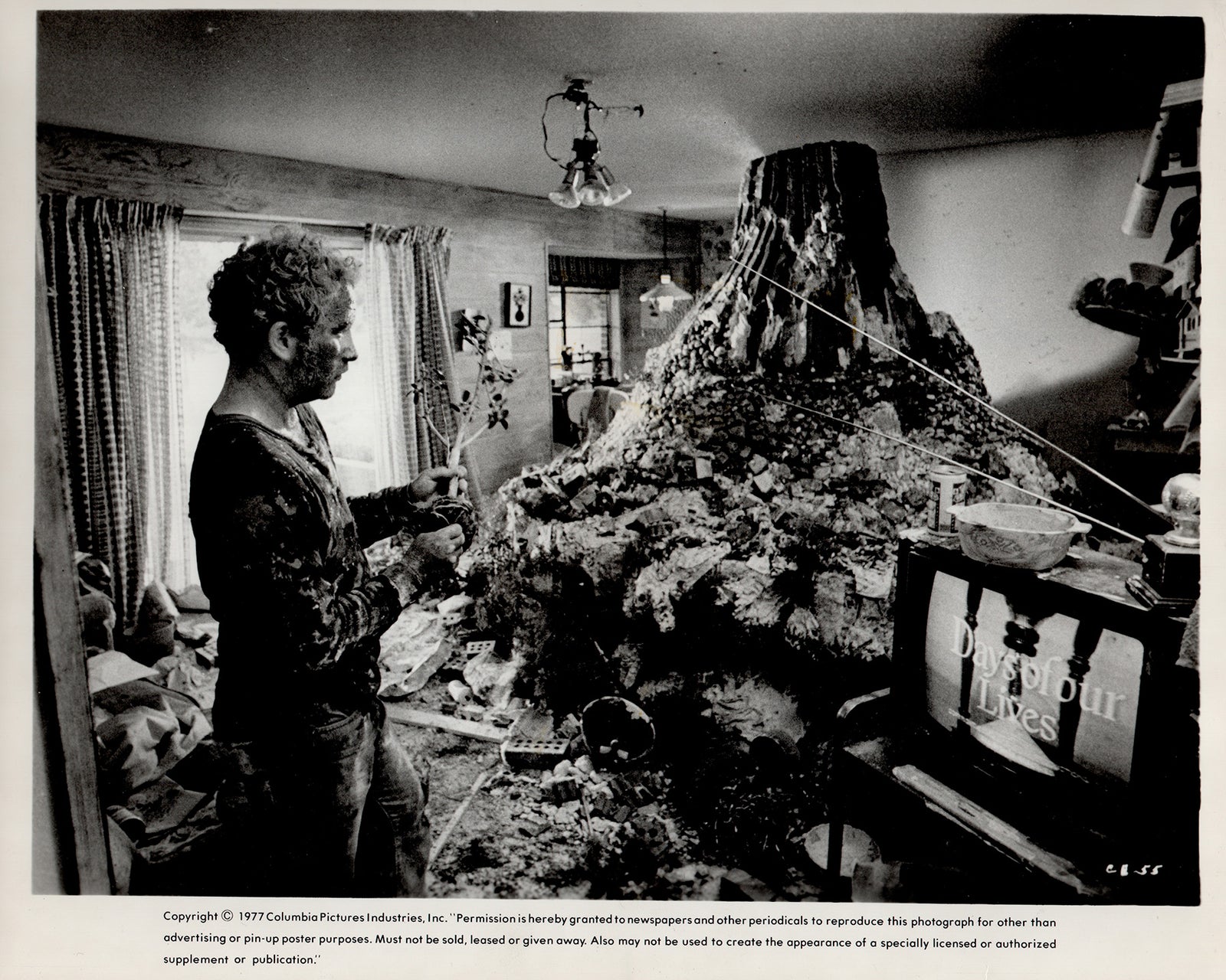 Close Encounters of the Third Kind (1977) Film Movie Press Publicity Still Framed