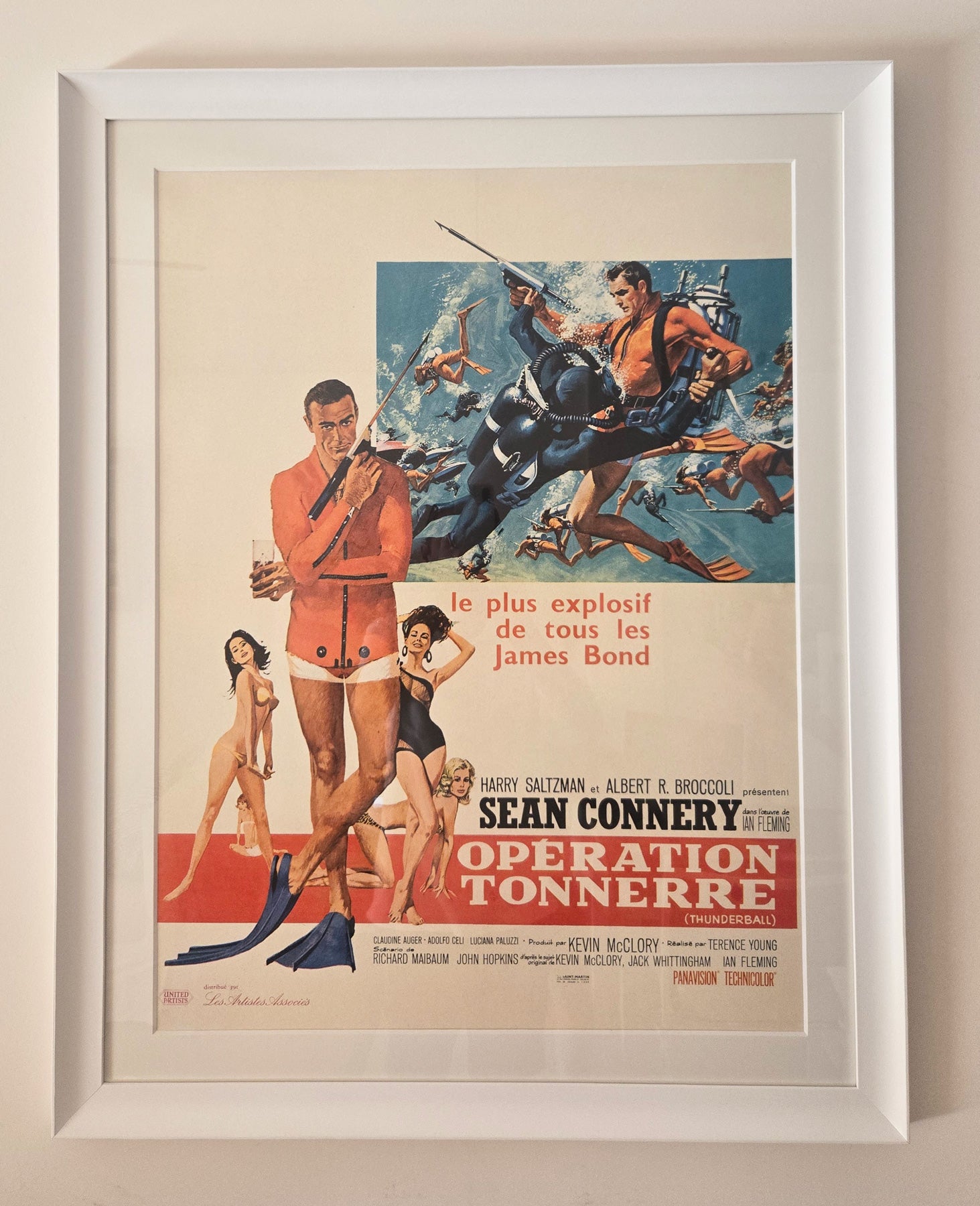 Thunderball 1965 French Moyenne Film Movie Poster Robert McGinnis and Frank McCarthy